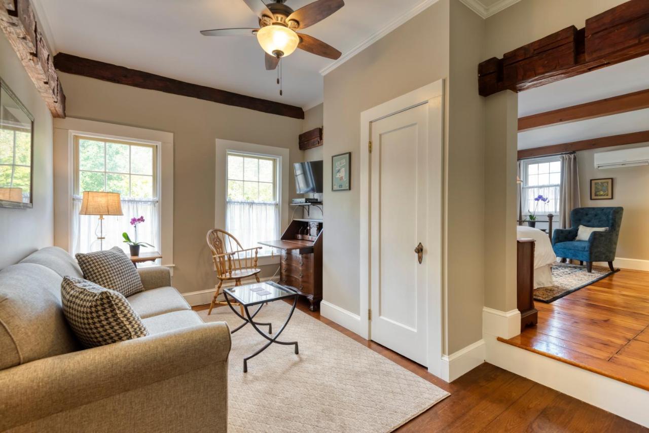 The Park Inn Hammondsport Bagian luar foto