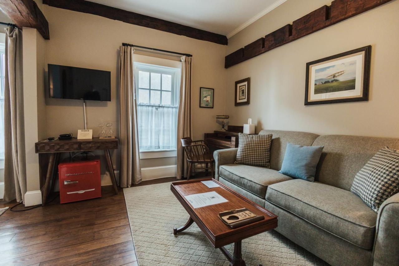 The Park Inn Hammondsport Bagian luar foto